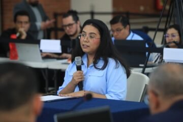 Elección de contralor: comisionados cuestionan requerimiento de constancia de la IVE