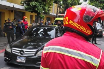 Padre e hijo resultan heridos en ataque armado en la zona 1 y cierres viales complican el tránsito