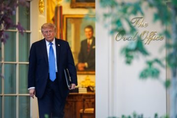 Trump utiliza la crisis migratoria en Ceuta para volver a cargar contra España: “Nunca he visto nada igual”