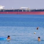 El canal de Suez tiembla ante los avances hutíes en el mar Rojo y el cierre del oleoducto saudí
