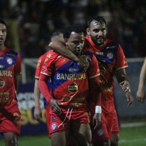 Suchitepéquez deja escapar la victoria y empata 2-2 con Xelajú en el Carlos Salazar Hijo