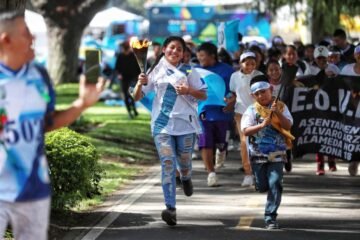 Cómo hacer una antorcha para la Independencia: dos opciones para fabricarla en casa
