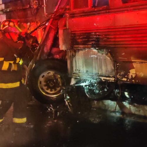 Ataques contra buses dejan dos muertos en la ruta al Pacífico y un motorista con quemaduras en la zona 6