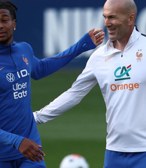 Zidane dirige su primer entrenamiento al frente de la selección de Francia
