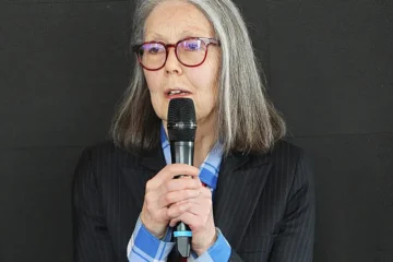 Premio Nobel de Literatura para la canadiense Anne Carson