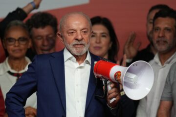 Lula pretende movilizar a los abstencionistas para consumar el milagro y vencer a Bolsonaro en Brasil