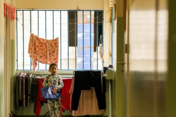 Desalojos y 436 colegios atacados: el trauma y la guerra en Líbano golpean a una generación de estudiantes