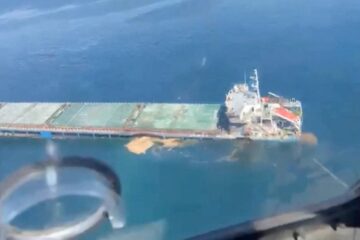 Dos tripulantes muertos y 11 rescatados tras el ataque con dron a un carguero turco en el mar Negro