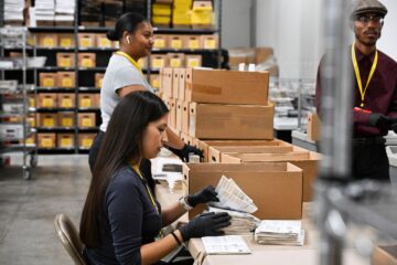 Los demócratas demandan al Gobierno de Trump por cambiar el formulario de voto de los estadounidenses en el extranjero