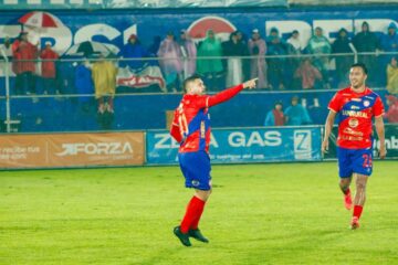 Xelajú resistió con diez y venció 2-0 a San Pedro en el Mario Camposeco