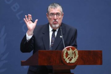 Arévalo rechaza denuncia de Belice por incursión aérea y pone aeronave militar a disposición de la OEA