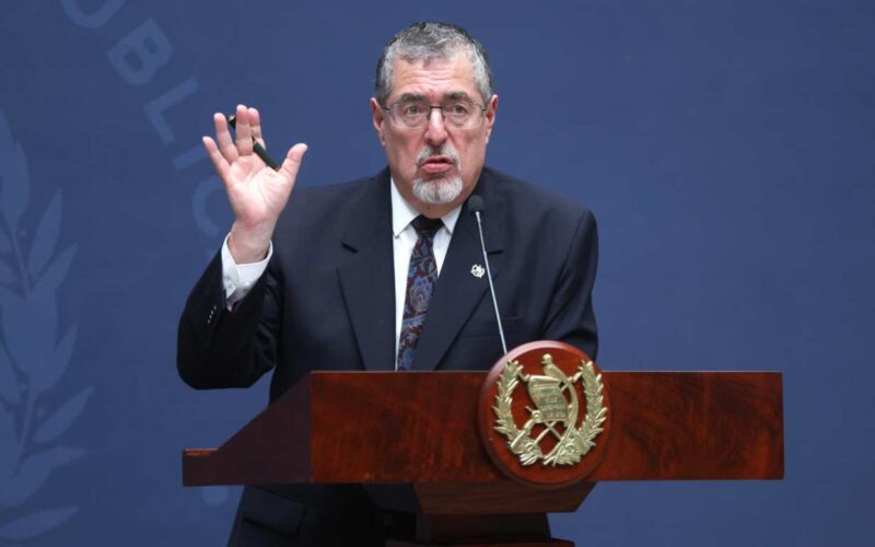 Arévalo rechaza denuncia de Belice por incursión aérea y pone aeronave militar a disposición de la OEA